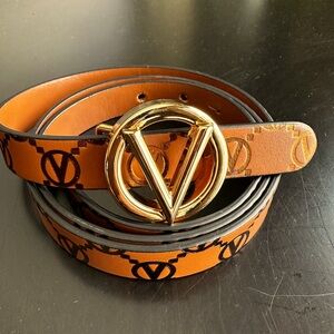 Women’s Valentino Logo Carmel colored Belt. Size L